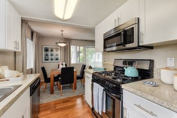 Dining room/kitchen